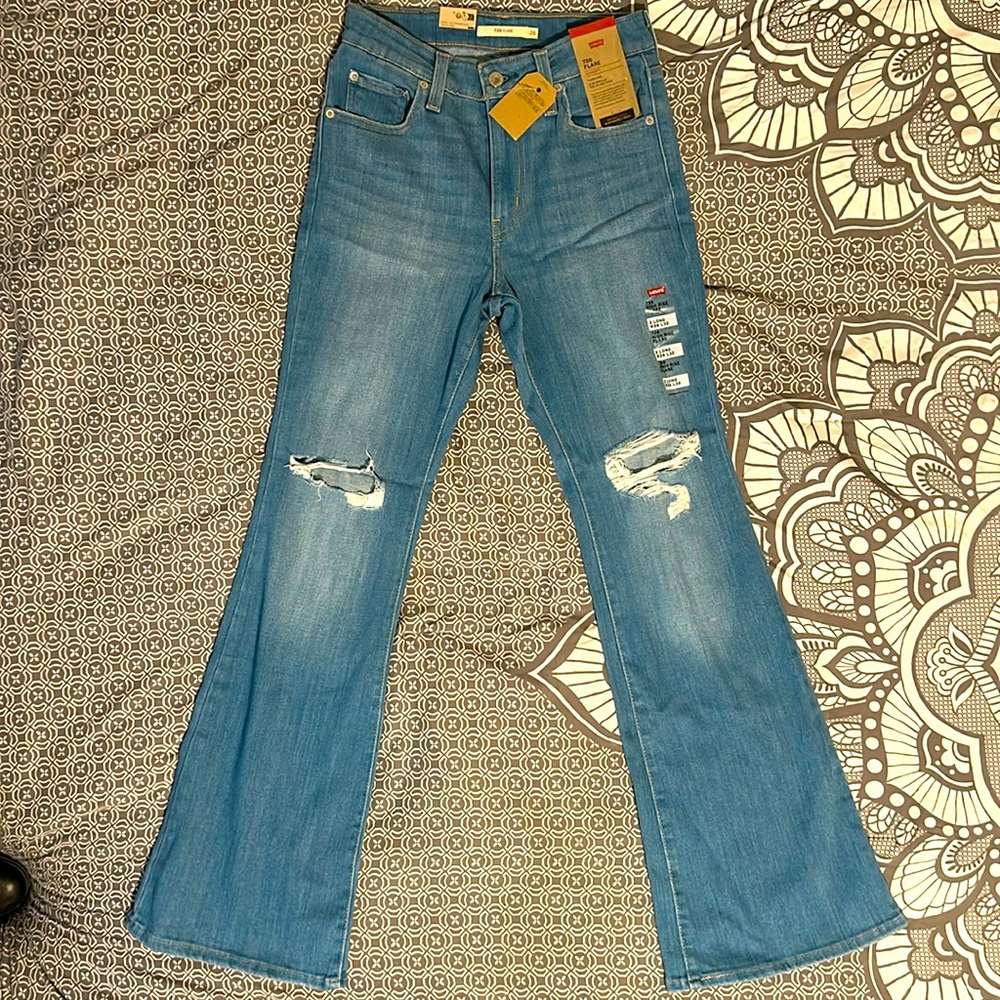 New with tags Levi’s 726 high-rise flares size 26 Longs